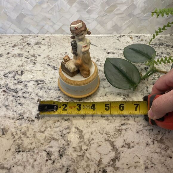 Vintage MSR Imports Nurse kitties cats kittens rotating music box Taiwan Gift‎ - Picture 6 of 7